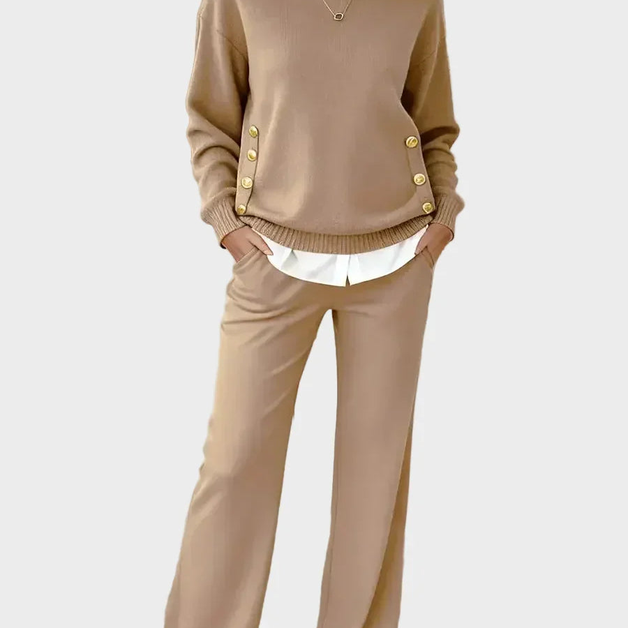 Lena - Elegantes Strickset mit Knöpfen