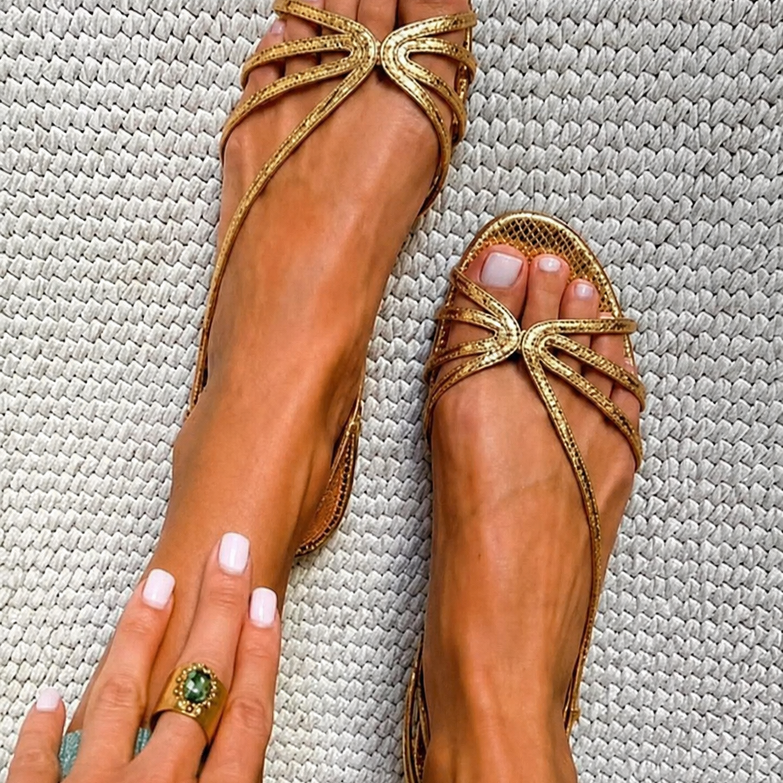 Rita | Goldene Sandalen Eleganz des Sommers